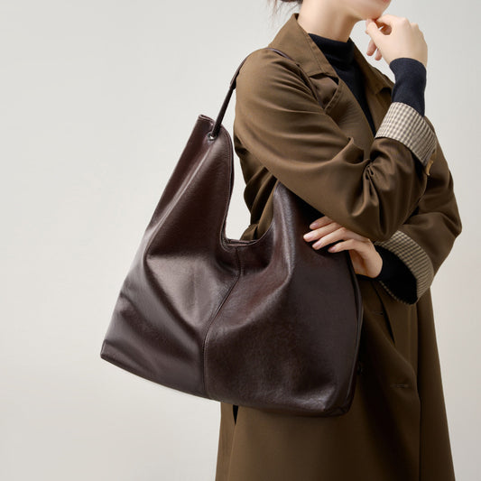 2024 New Vegetable Tanned Cowhide Popular Large Capacity Texturous Tote Bag All-match Shoulder Class Underarm Commuter Bag